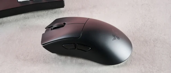 I love the feel and performance of this Razer gaming mouse, but I’m not so sure everyone will get on with its shape