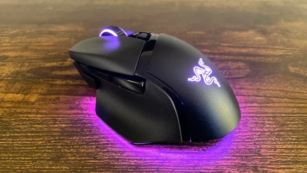 The Razer Basilisk V3 Pro 35K Refreshes An Already-Great Ergonomic Mouse - IGN