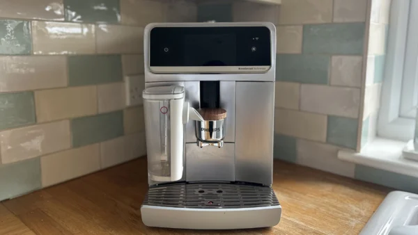 Philips Café Aromis Series 8000 review: Impressively easy for such an advanced machine