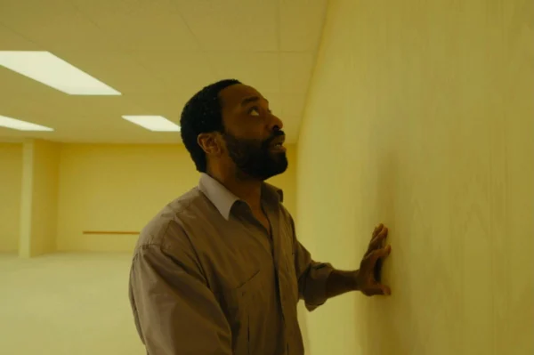 ‘Backrooms’ Review: Horror That’s Anything But Stock