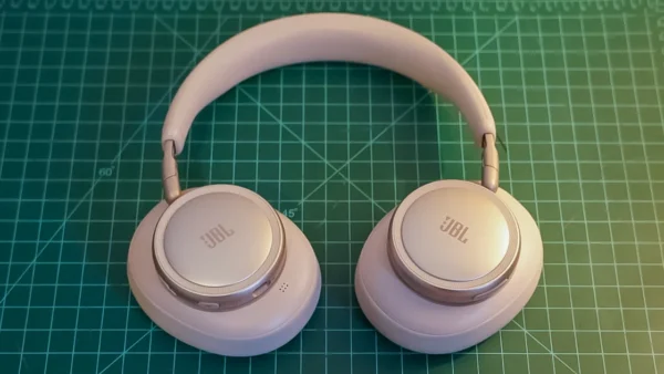 JBL Live 780NC Review: Bass-First Headphones With Long Battery Life