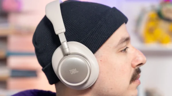 JBL Live 780NC Review: Solid Wireless Headphones You Can Live Without