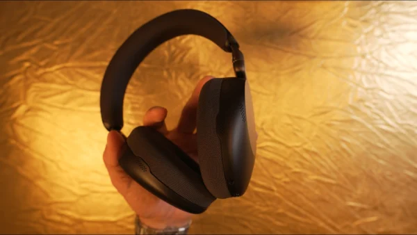 Jabra Evolve3 85 Review ANC, AI Mic & 3.5mm Jack in 2026 ✅
