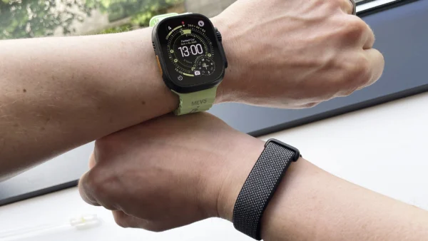 'Over 400 meters and 10 seconds of pace are big differences': I ran 10 km wearing the Google Fitbit Air and the Apple...