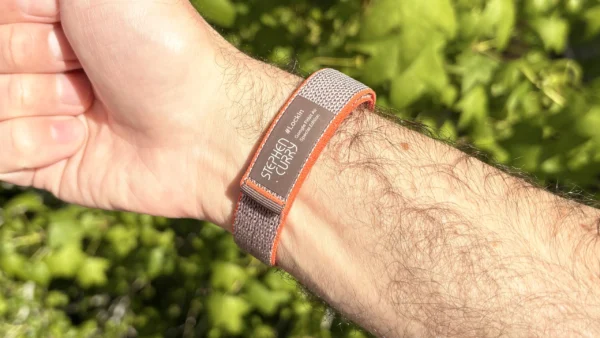 The Fitbit Air is the best no-fuss, affordable fitness tracker