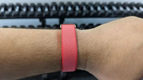 The Fitbit Air Might Be the Best Fitness Tracker I've Worn in Years