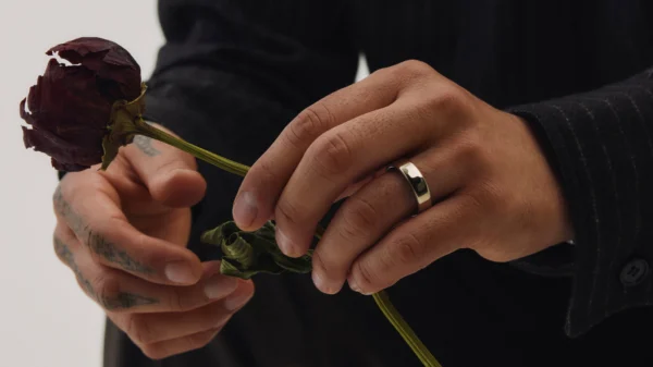 Oura's Ring 5 is a dramatically thinner smart ring - Engadget
