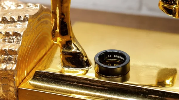 Samsung Galaxy Ring review: A bit basic, a bit pricey - Engadget