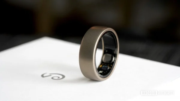 I wanted to love the Amazfit Helio Ring but it has one big flaw: I can't wear it