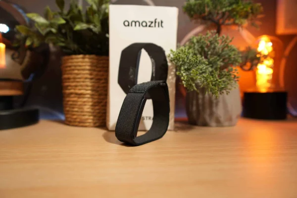 Amazfit Helio Strap Review: Smart fitness tracker without display and without subscription