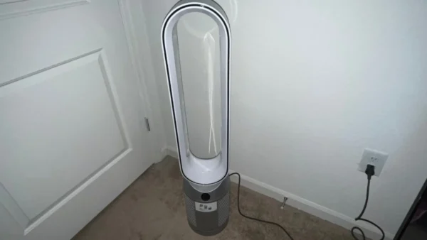 Hands on with the Dyson Purifier Cool TP07