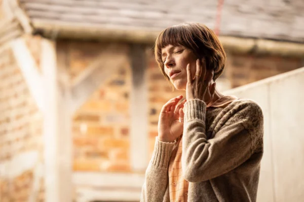 Rebecca Hall hears a hum and joins a cult in the unnerving ‘The Listeners’ - The Boston Globe