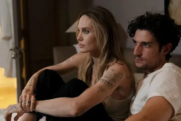 'Couture' Review: A Distracted Fashion World Drama