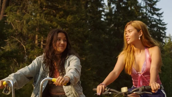 Girls Like Girls Review: Terrific Performances Elevate This Effective (But Familiar) Teen Romance