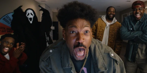 "SCARY MOVIE" - Review