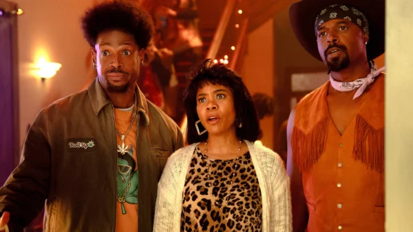 Scary Movie Review: Aimless Legacy Horror Parody Cuts With A Dull Blade