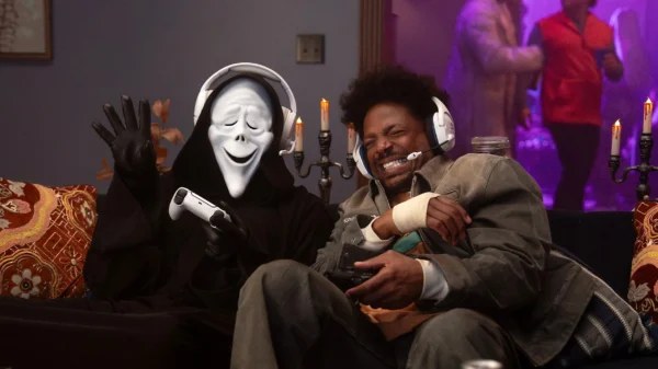 ‘Scary Movie’ Review: The Wayans Brothers Return Chopped, Unc, and Outdated on Arrival