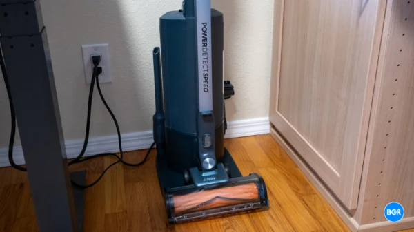 Shark PowerDetect Speed Review: Powerful Performance, Lower Price - BGR