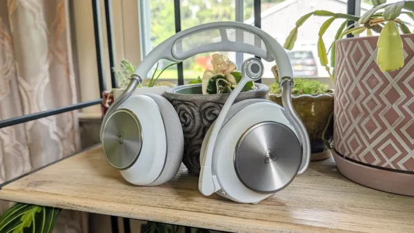 Turtle Beach’s Stealth Pro II Splits the Difference Between Gaming and Audiophilia, but Is Its Large Price Tag and...