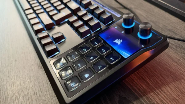 As a PC gaming expert, the Corsair Galleon 100 SD keyboard intregues and infuriates me