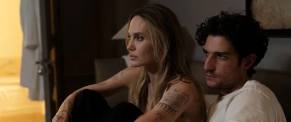 Couture movie review & film summary