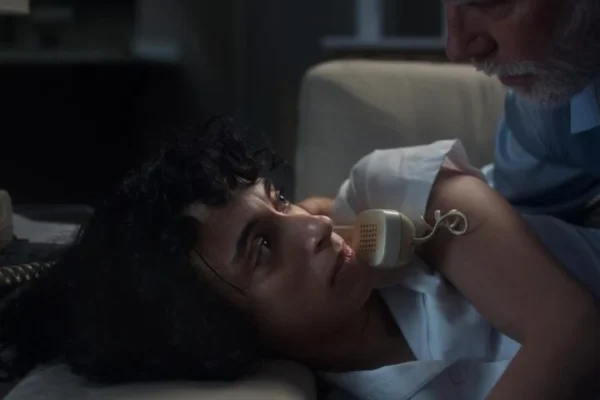 'Night Nurse' Review: Subverting a Familiar Power Dynamic