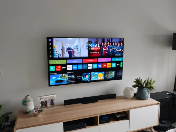 Review: LG B6 OLED TV -- great picture quality, fully featured and with useful AI