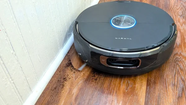 We loved the Narwal Flow 2 in our review — now this 'smart clean' robot vacuum flagship is $400 off