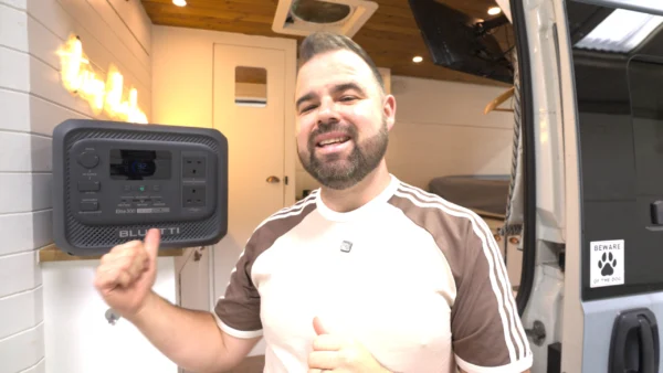 BLUETTI Elite 300 Review: The Portable Power Station with the best bang for your buck! - Robbie Roams - No Fuss Travel...